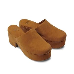 Beek Petrel Heeled Platform Clogs in Caramel Suede